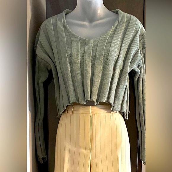 Sweater - Picture 5 of 5